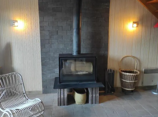 Fraicheur , Foret D'aubrac , Au Coeur De La Nature Prades-d'Aubrac